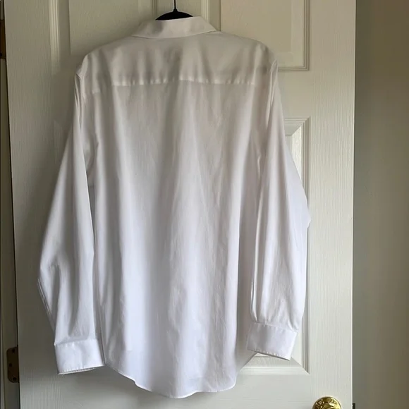 Men's Van Heusen White Dress Shirt - Picture 2 of 8